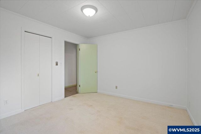 2369 Emerald Dr NW, Salem, OR 97304