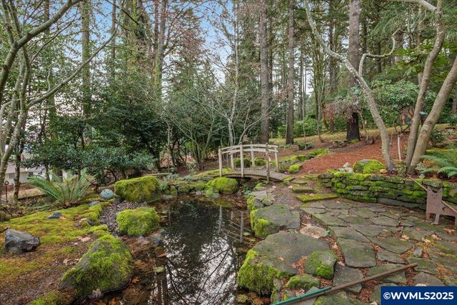 2369 Emerald Dr NW, Salem, OR 97304