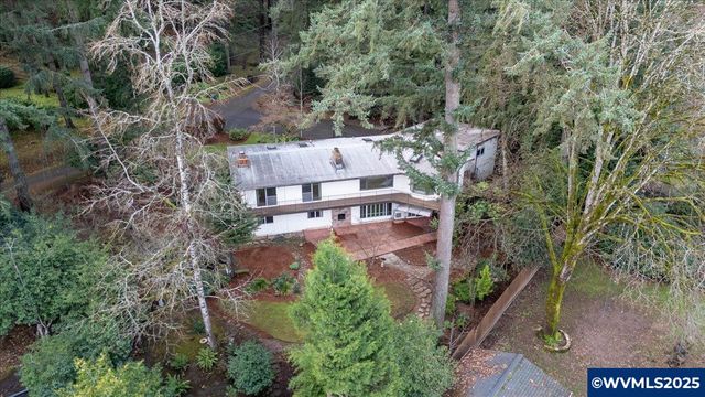 2369 Emerald Dr NW, Salem, OR 97304