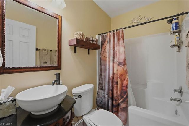 106 Keswick Drive, Advance, NC 27006