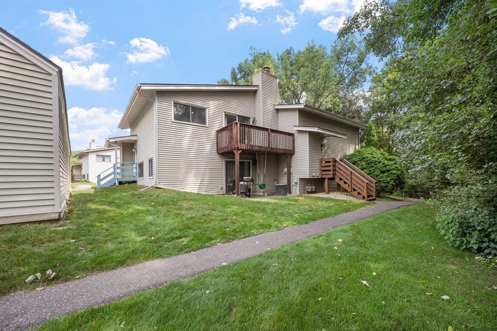 5503 E Bavarian Pass, Fridley, MN 55432
