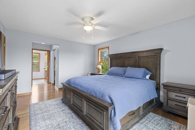 W248S6006 Deerfield CIRCLE, Waukesha, WI 53189