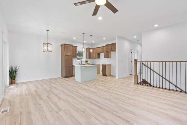 935 Hay Creek Trail, Reedsburg, WI 53959