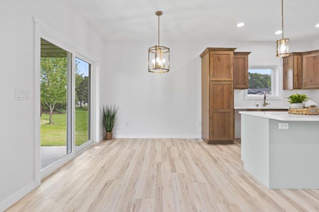 935 Hay Creek Trail, Reedsburg, WI 53959