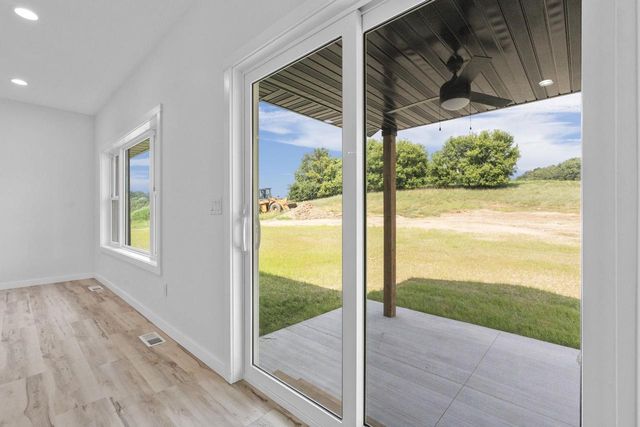 935 Hay Creek Trail, Reedsburg, WI 53959