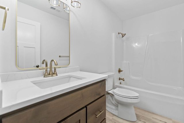 935 Hay Creek Trail, Reedsburg, WI 53959