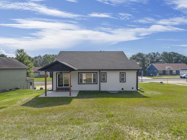 935 Hay Creek Trail, Reedsburg, WI 53959