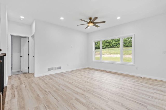 935 Hay Creek Trail, Reedsburg, WI 53959