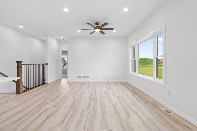 935 Hay Creek Trail, Reedsburg, WI 53959