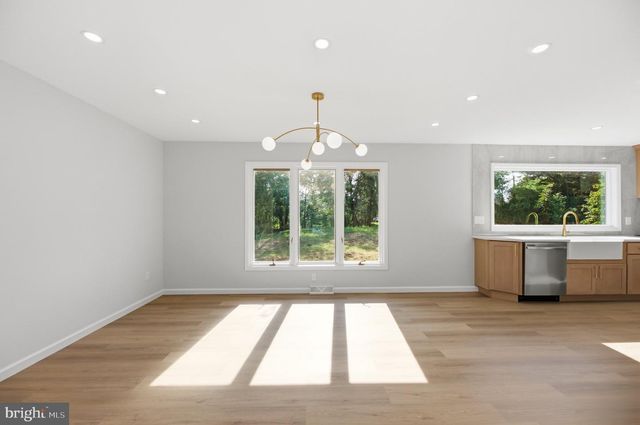 102 ROUTE 31 S, Pennington, NJ 08534