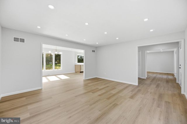 102 ROUTE 31 S, Pennington, NJ 08534