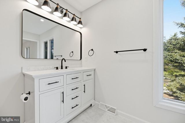 102 ROUTE 31 S, Pennington, NJ 08534