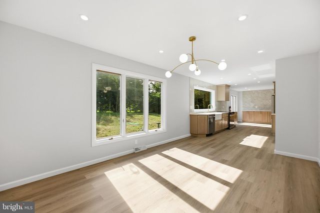 102 ROUTE 31 S, Pennington, NJ 08534
