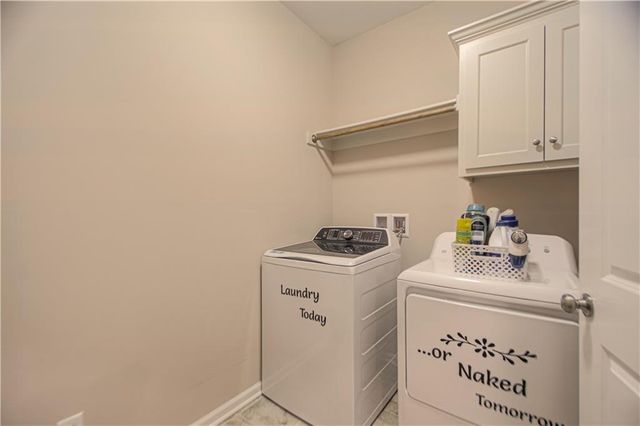1913 Cemco Drive, Liberty, MO 64068