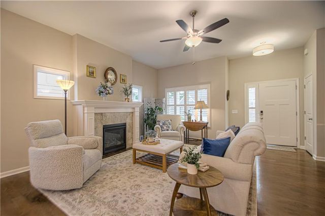 1913 Cemco Drive, Liberty, MO 64068
