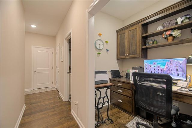 1913 Cemco Drive, Liberty, MO 64068