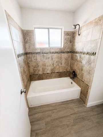 2170 Pilgrims Point Dr, Friendswood, TX 77546