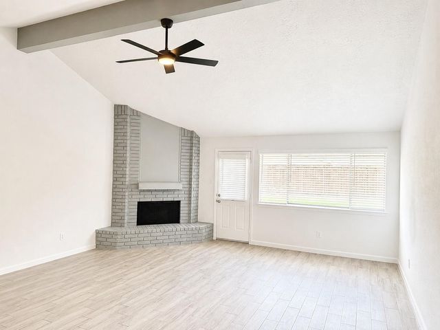 2170 Pilgrims Point Dr, Friendswood, TX 77546
