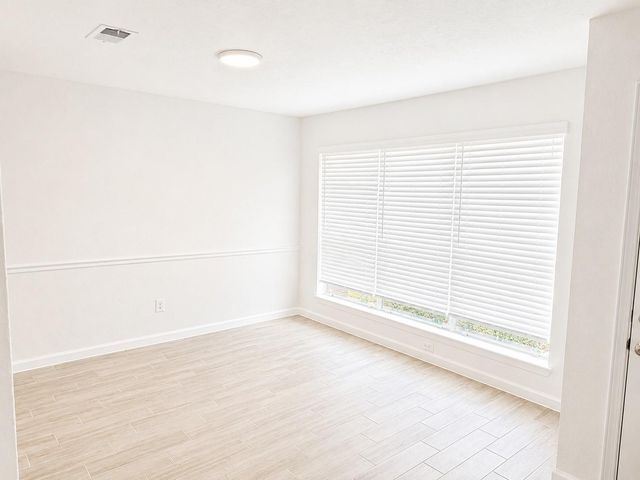 2170 Pilgrims Point Dr, Friendswood, TX 77546