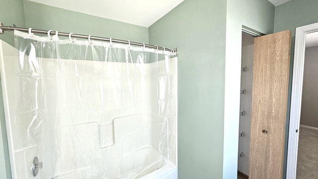 3812 Landings Road, Joliet, IL 60431