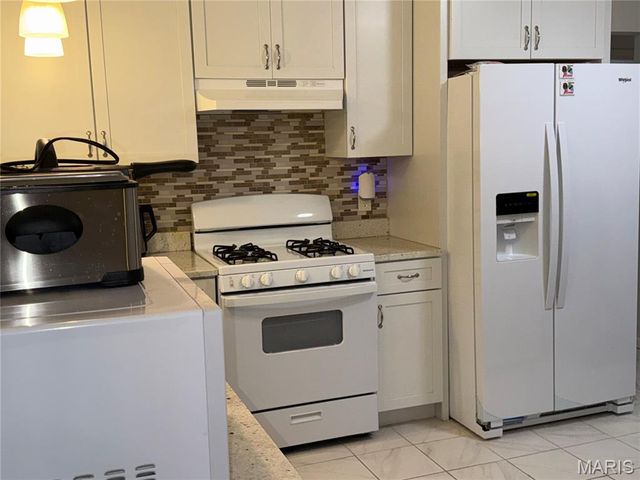 12200 McKelvey Road, Maryland Heights, MO 63043