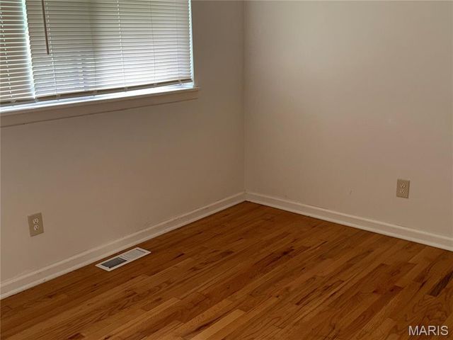 12200 McKelvey Road, Maryland Heights, MO 63043