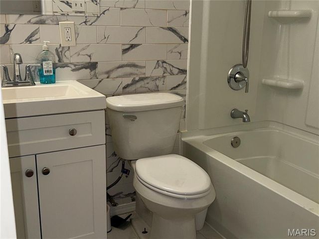 12200 McKelvey Road, Maryland Heights, MO 63043