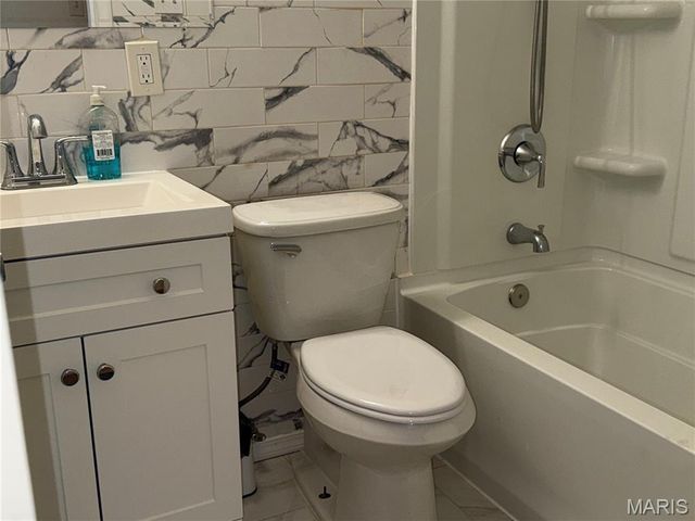 12200 McKelvey Road, Maryland Heights, MO 63043