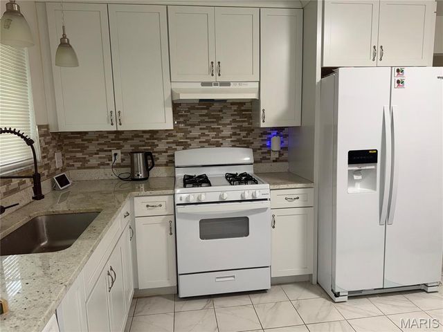 12200 McKelvey Road, Maryland Heights, MO 63043