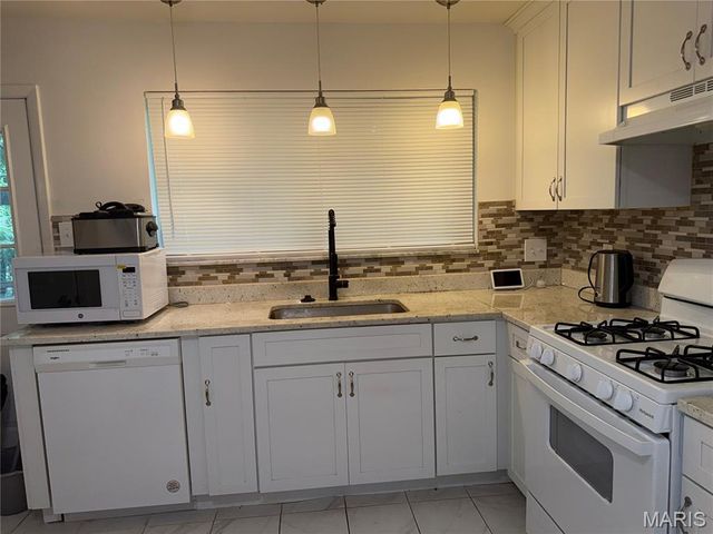 12200 McKelvey Road, Maryland Heights, MO 63043