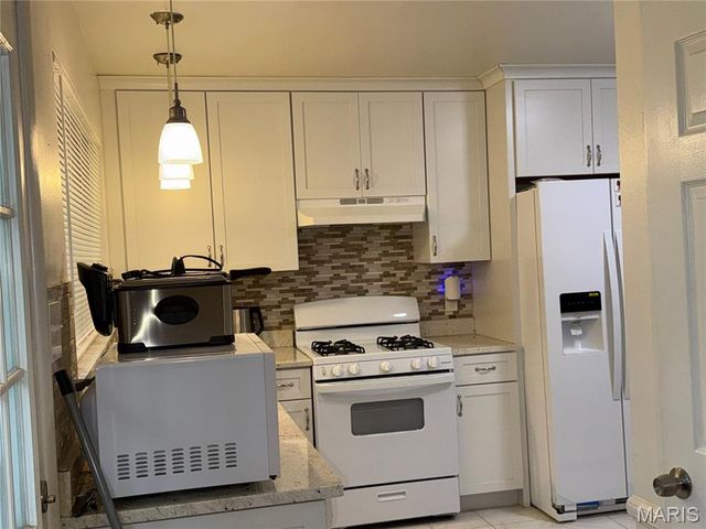 12200 McKelvey Road, Maryland Heights, MO 63043