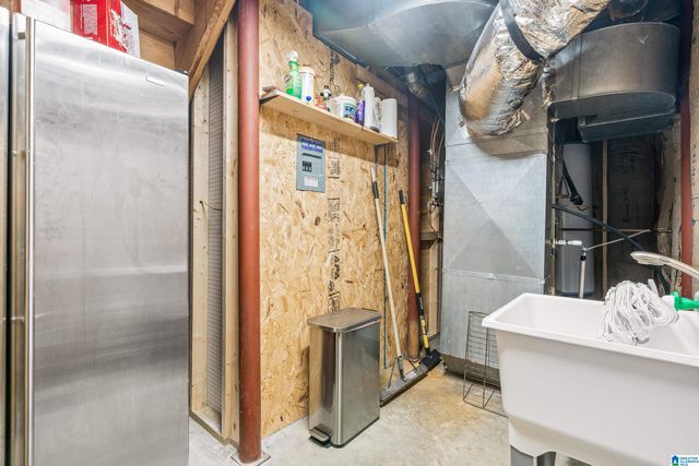 3569 KINGSHILL ROAD, Mountain Brook, AL 35223