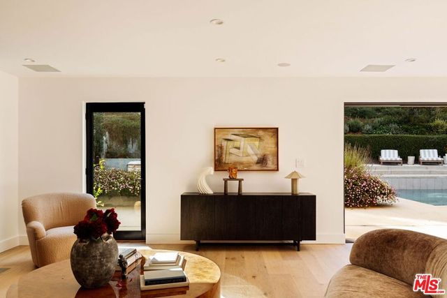 10837 Via Verona Street, Los Angeles, CA 90077