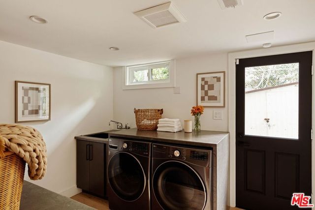 10837 Via Verona Street, Los Angeles, CA 90077