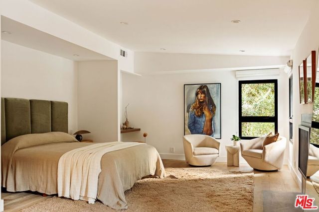 10837 Via Verona Street, Los Angeles, CA 90077