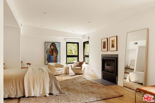10837 Via Verona Street, Los Angeles, CA 90077