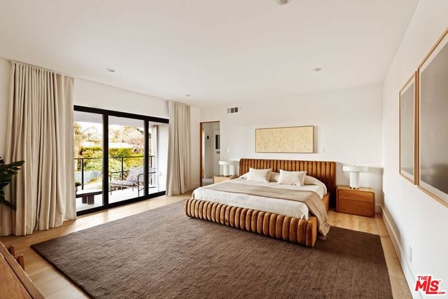 10837 Via Verona Street, Los Angeles, CA 90077