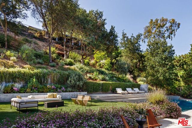 10837 Via Verona Street, Los Angeles, CA 90077