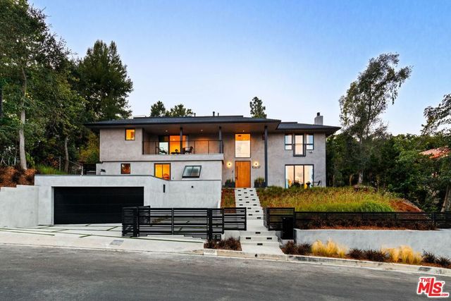 10837 Via Verona Street, Los Angeles, CA 90077
