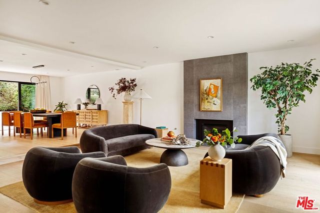 10837 Via Verona Street, Los Angeles, CA 90077