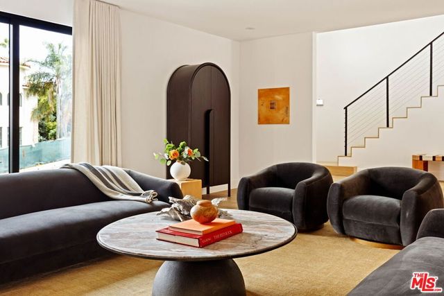10837 Via Verona Street, Los Angeles, CA 90077