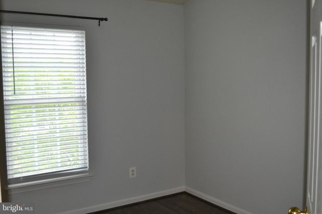43644 SCARLET SQ, Chantilly, VA 20152