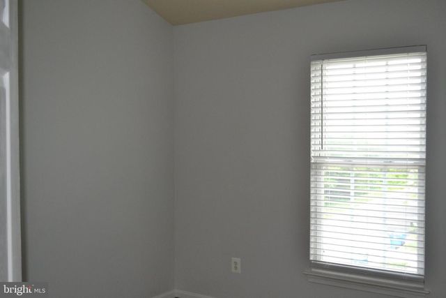 43644 SCARLET SQ, Chantilly, VA 20152