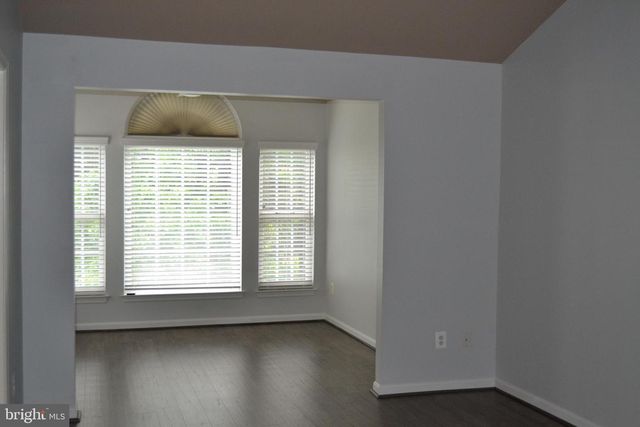 43644 SCARLET SQ, Chantilly, VA 20152