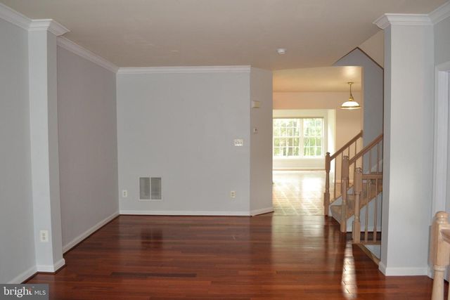 43644 SCARLET SQ, Chantilly, VA 20152