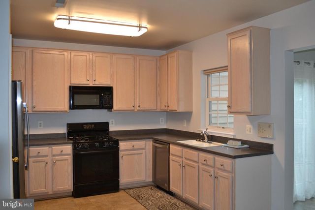 43644 SCARLET SQ, Chantilly, VA 20152