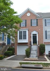 43644 SCARLET SQ, Chantilly, VA 20152