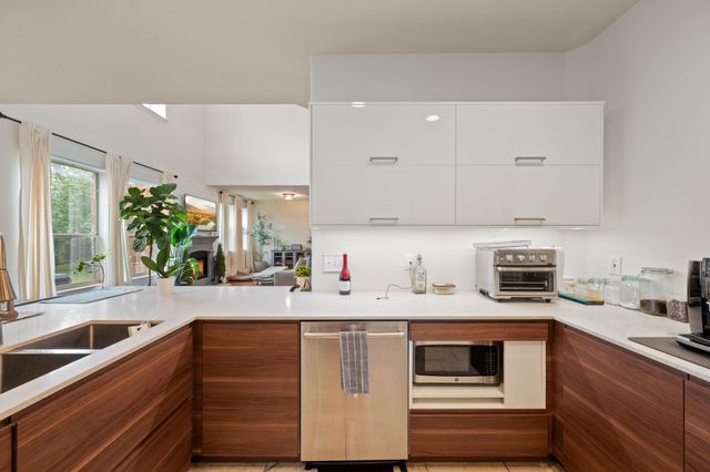 14425 American Kestrel DR, Austin, TX 78738
