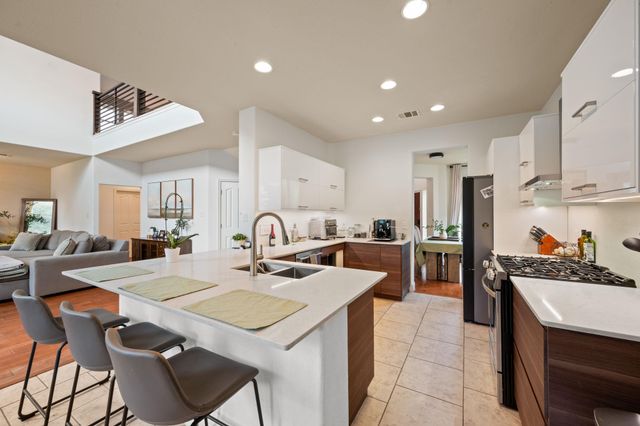 14425 American Kestrel DR, Austin, TX 78738