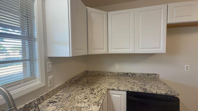 1202 Green Avenue, Wilson, TX 79381